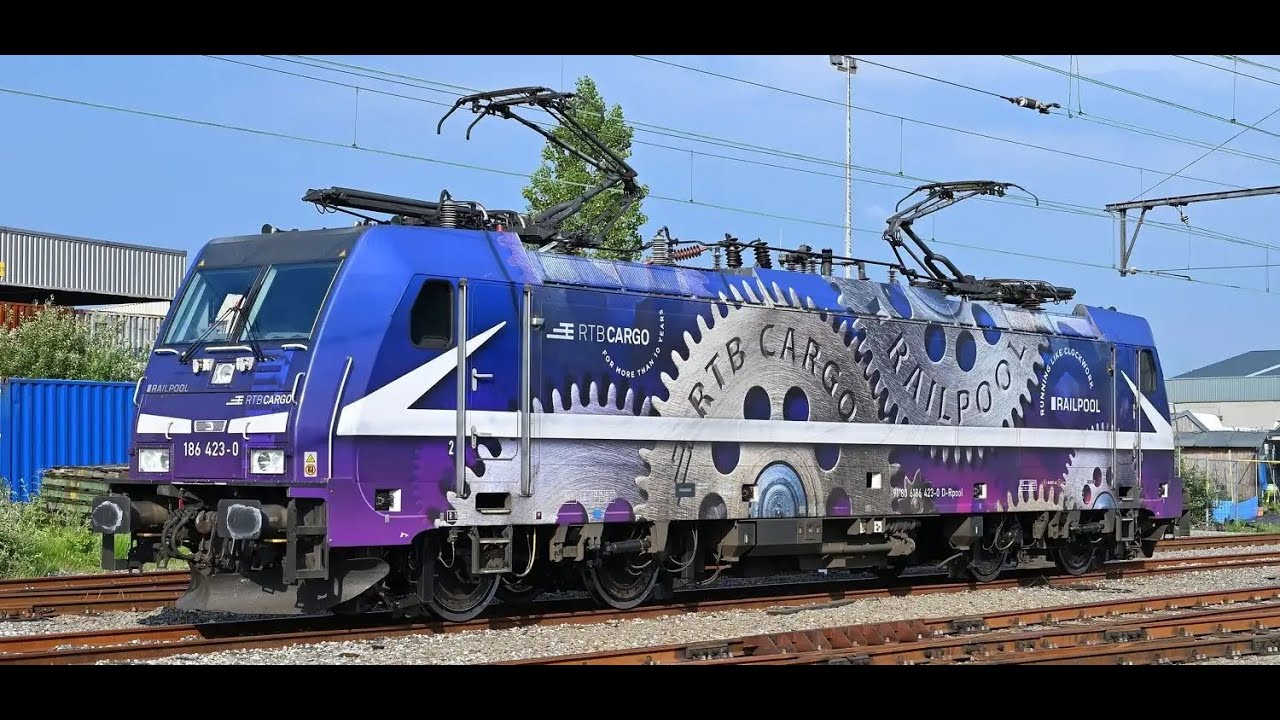 Overview of the model of the electric locomotive PIKO BR 186 