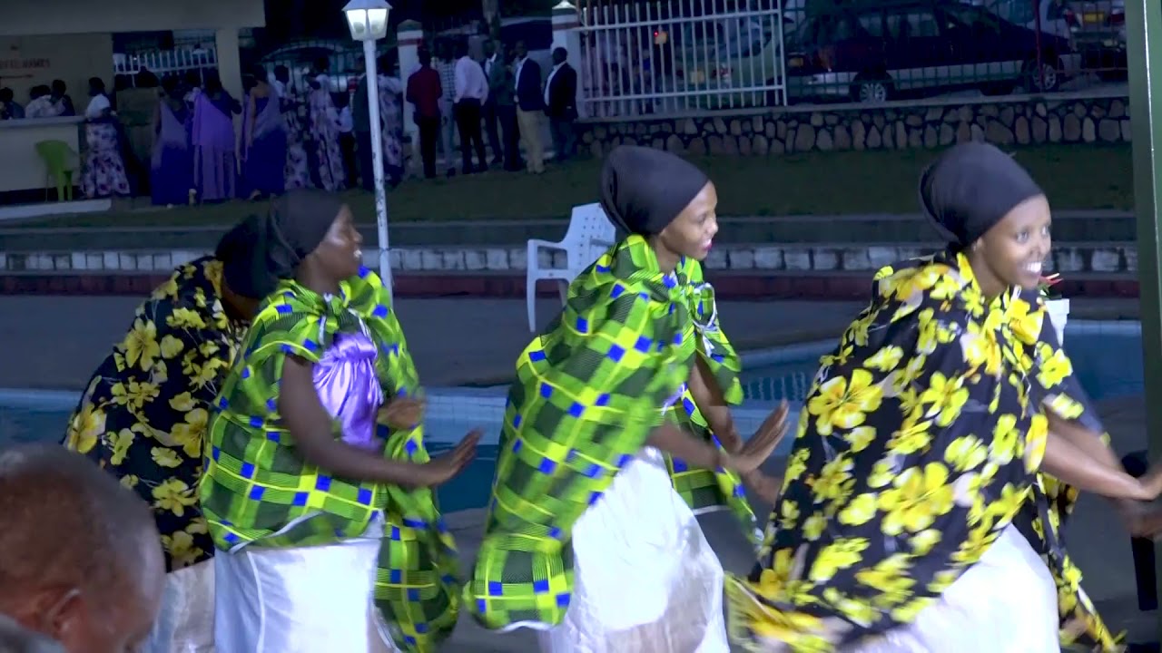 Intambo z,ikirundi ziri mubiryoshimanza Irabire club culturel lhunja