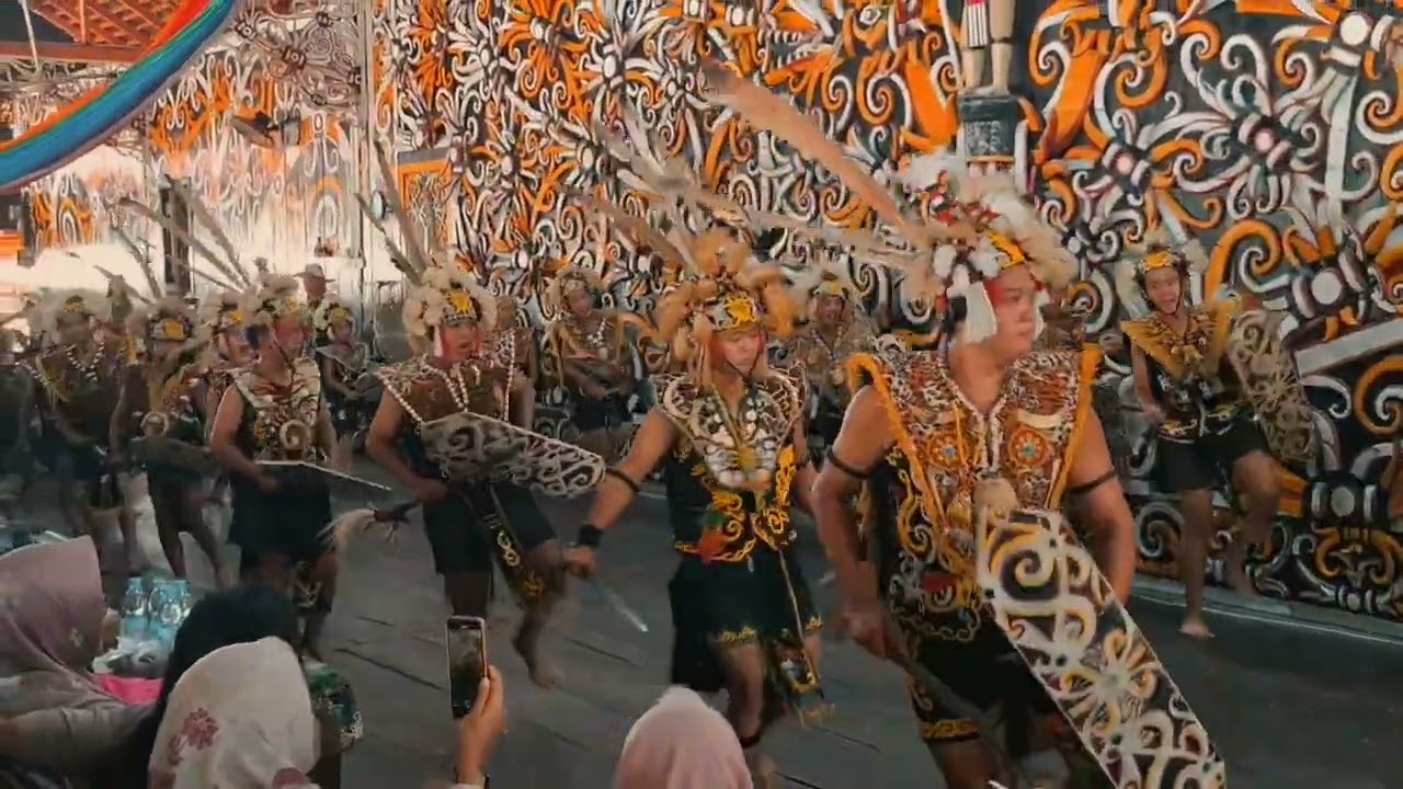 Transformasi Identitas Budaya Remaja Dayak dalam Konteks Pengembangan Pariwisata Desa Pampang