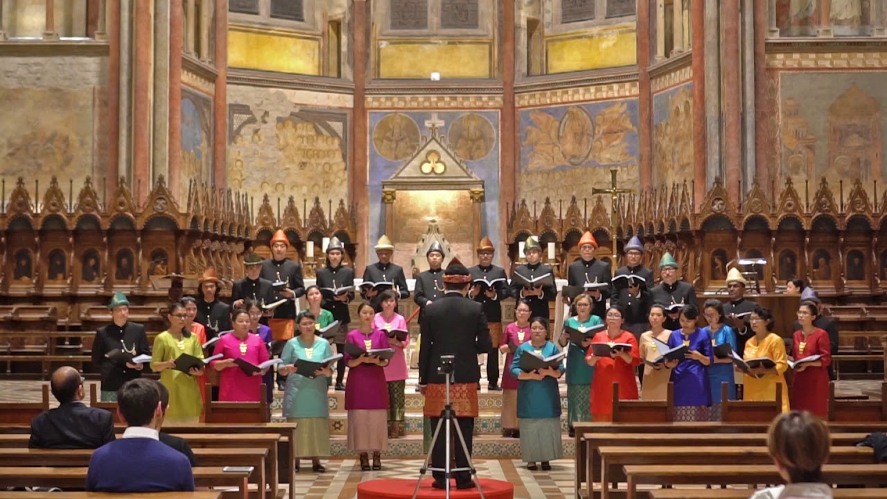 (menyanyi bersama) L. Manik / K. E. Prier - Satu nusa - Cappella Victoria Jakarta (Assisi, Italia)