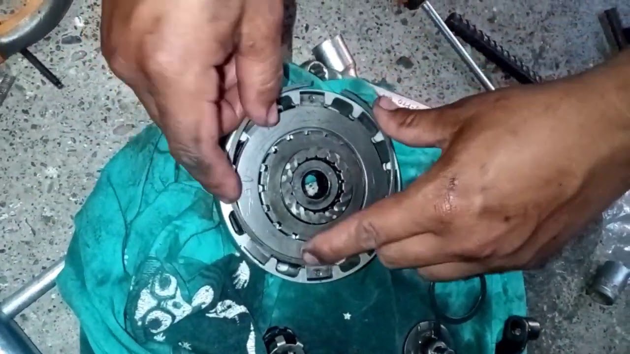 cómo cambiar embrague de Motomel 110