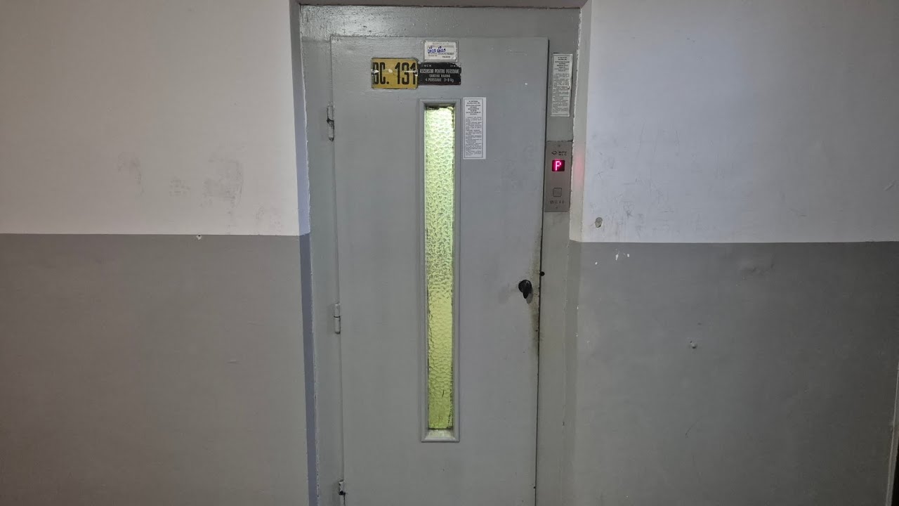 Nice IFMA elevator (mod. Valcris) at Strada Mihai Eminescu 8, bl. D-5, sc.C, Piatra Neamț, RO