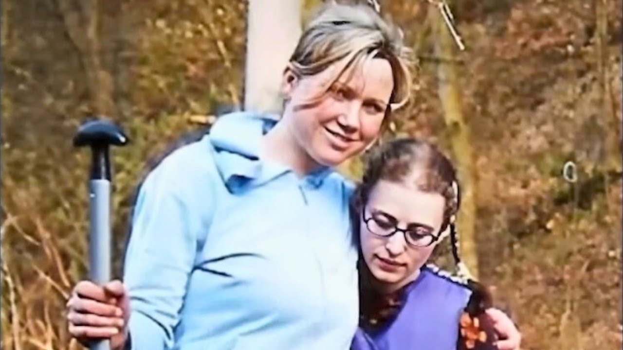 CETTE M&Egrave;RE ADOPTE UNE 