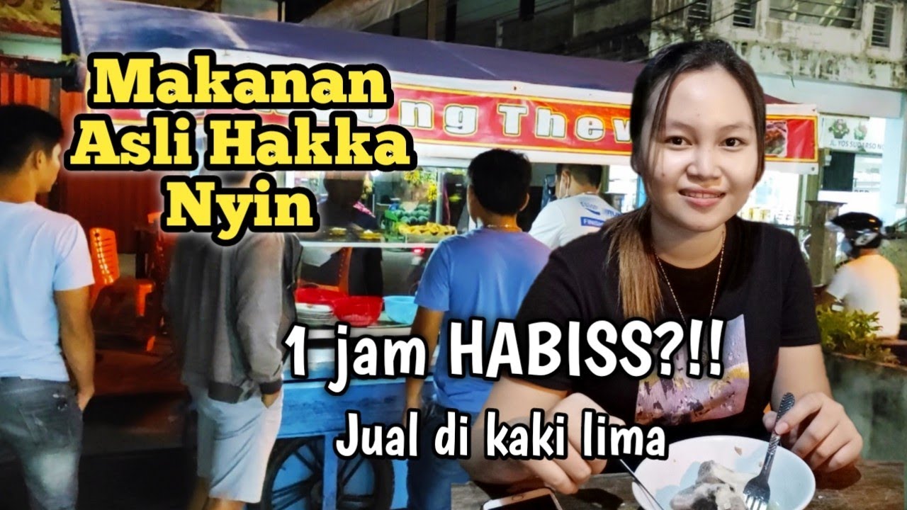 Nyong Theu Fu (酿豆腐) , makanan khas orang Hakka. Di Singkawang ada yang jual dan enak. Nonhalal