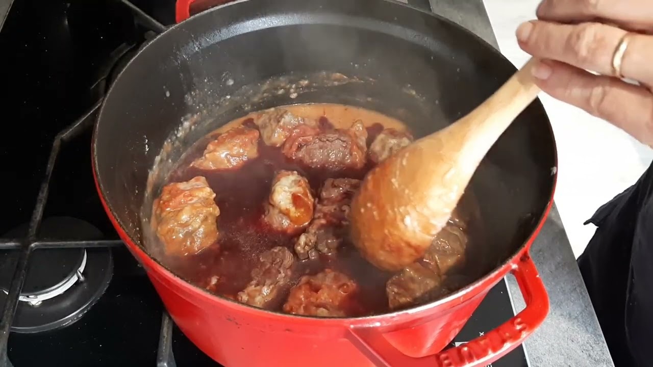 Joue de b&oelig;uf sauce vin rouge