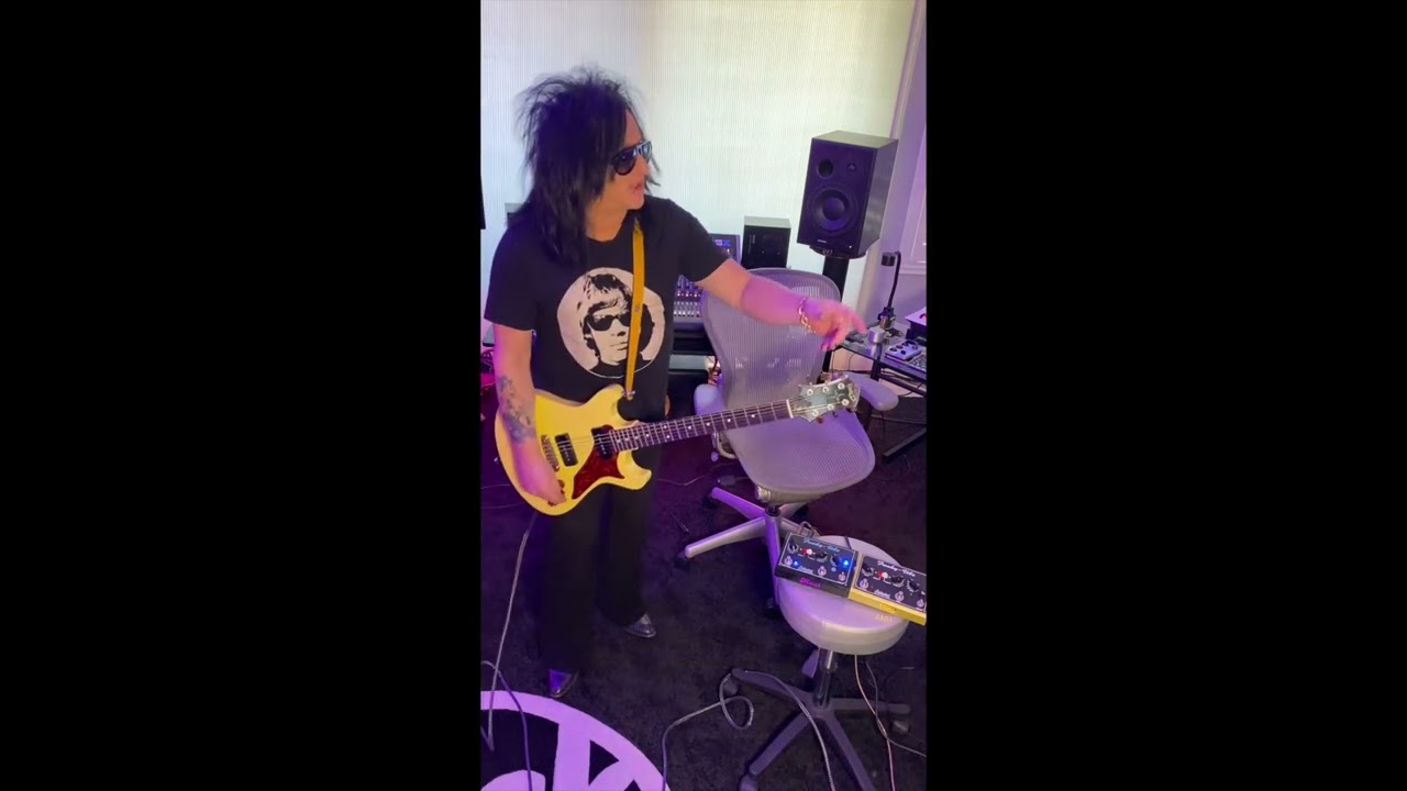 Demo of a Sabbadius Vibe pedal