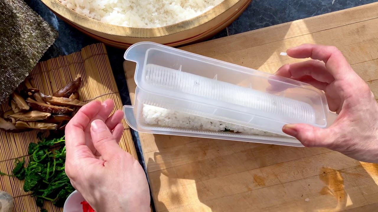 How-to Use a Futomaki Mold /Comment utiliser un moule à Futomaki