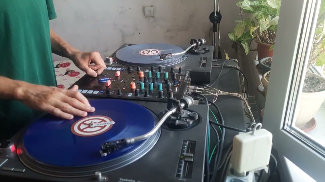 US Breaks and Beats 28 (James Brown - Cold Sweat)