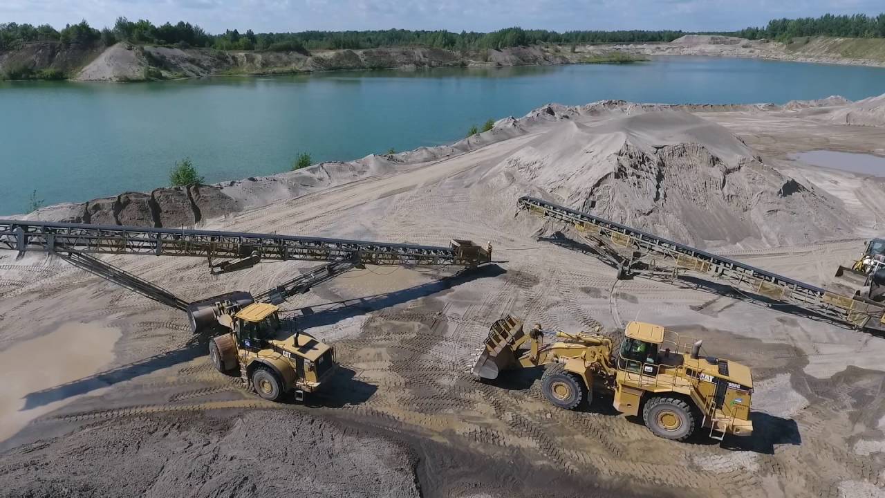 Caterpillar 988G and 980G Moving Stackers - Drone
