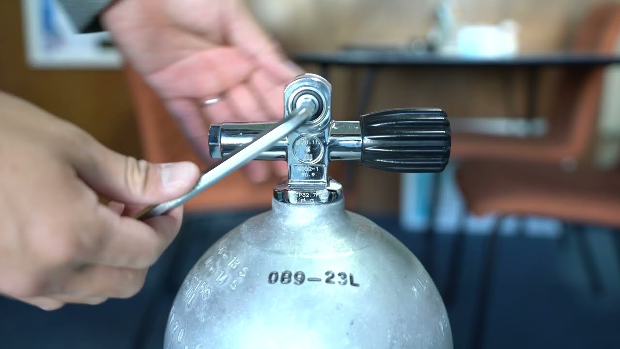 How to install DIN adapter to DIN valve #okinawadiving