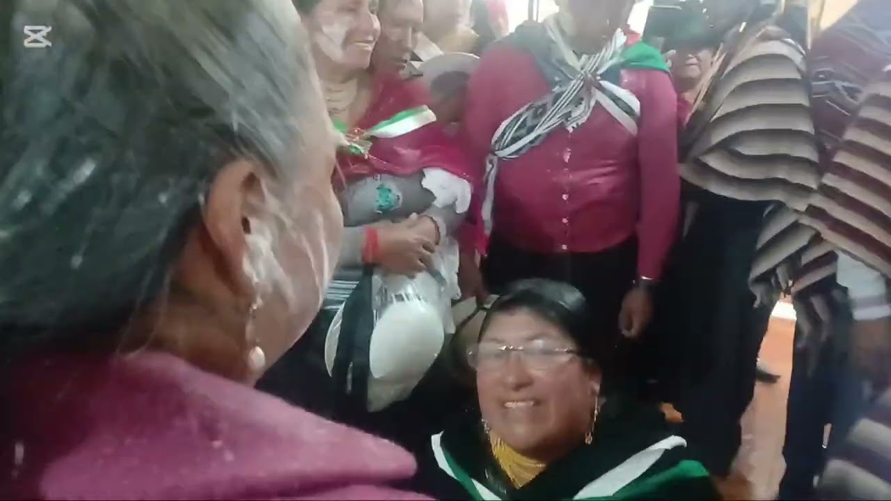 Desfile de la comunidad san jacinto  de culluctus  por los carnavales 1parte