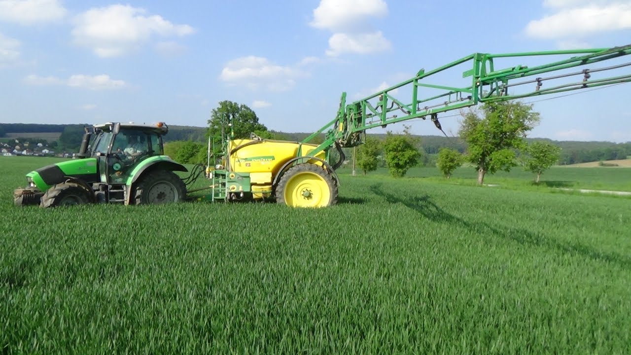AGROTRON K 420 + JOHN DEERE 732 Postřik pšenice.