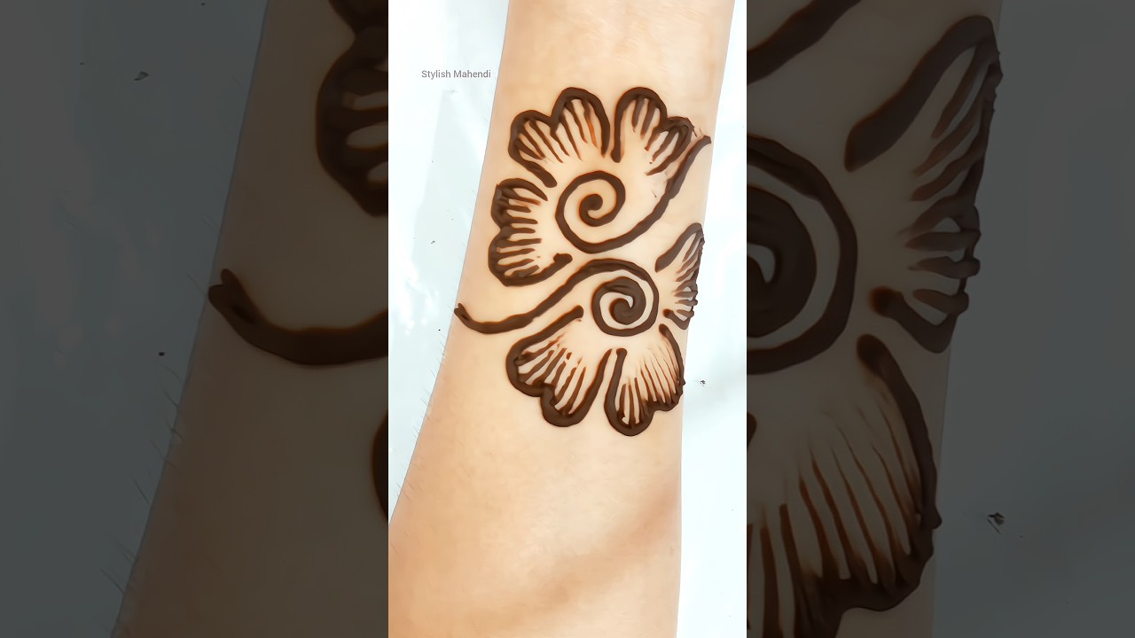 Minimal Mehndi Design 🌼 #mehndi #henna #letestmehndi #mehndidesign
