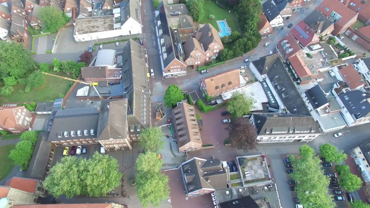 Der Marktplatz von Stadtlohn mit Kirche