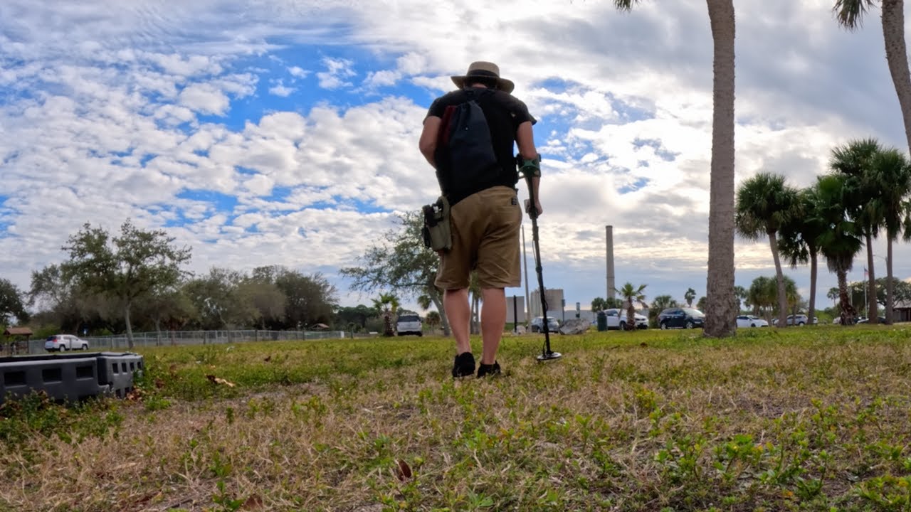 METAL DETECTING Minelab Xterra PRO!