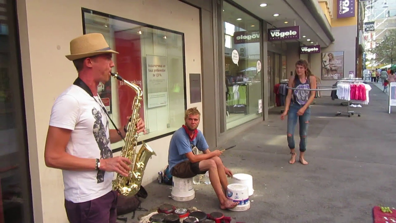 Streetperformance in Lausanne, Drums, Sax and Dance