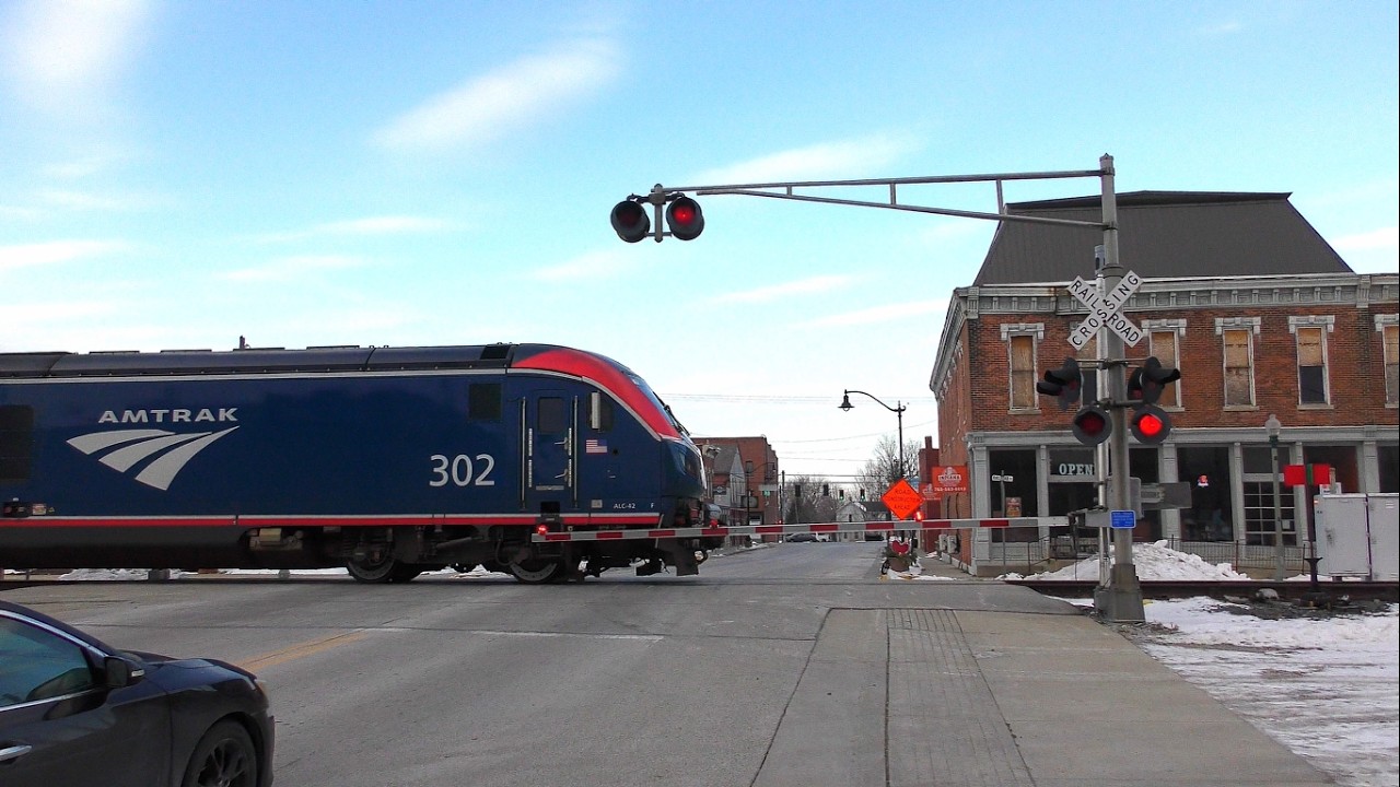 CSX P051/AMTK 51 (AMTK 302 Phase VI) Reversing off Siding and Pulling onto Mainline in Brookston, IN