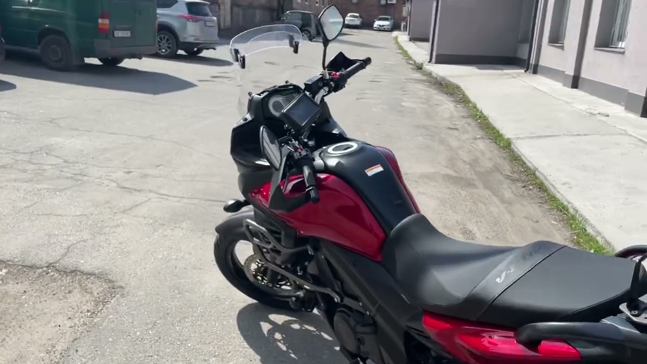 Сравнение двух мотоциклов Suzuki V-Strom 650 ABS. Красный пробег 9704км и Синий пробег 9149км