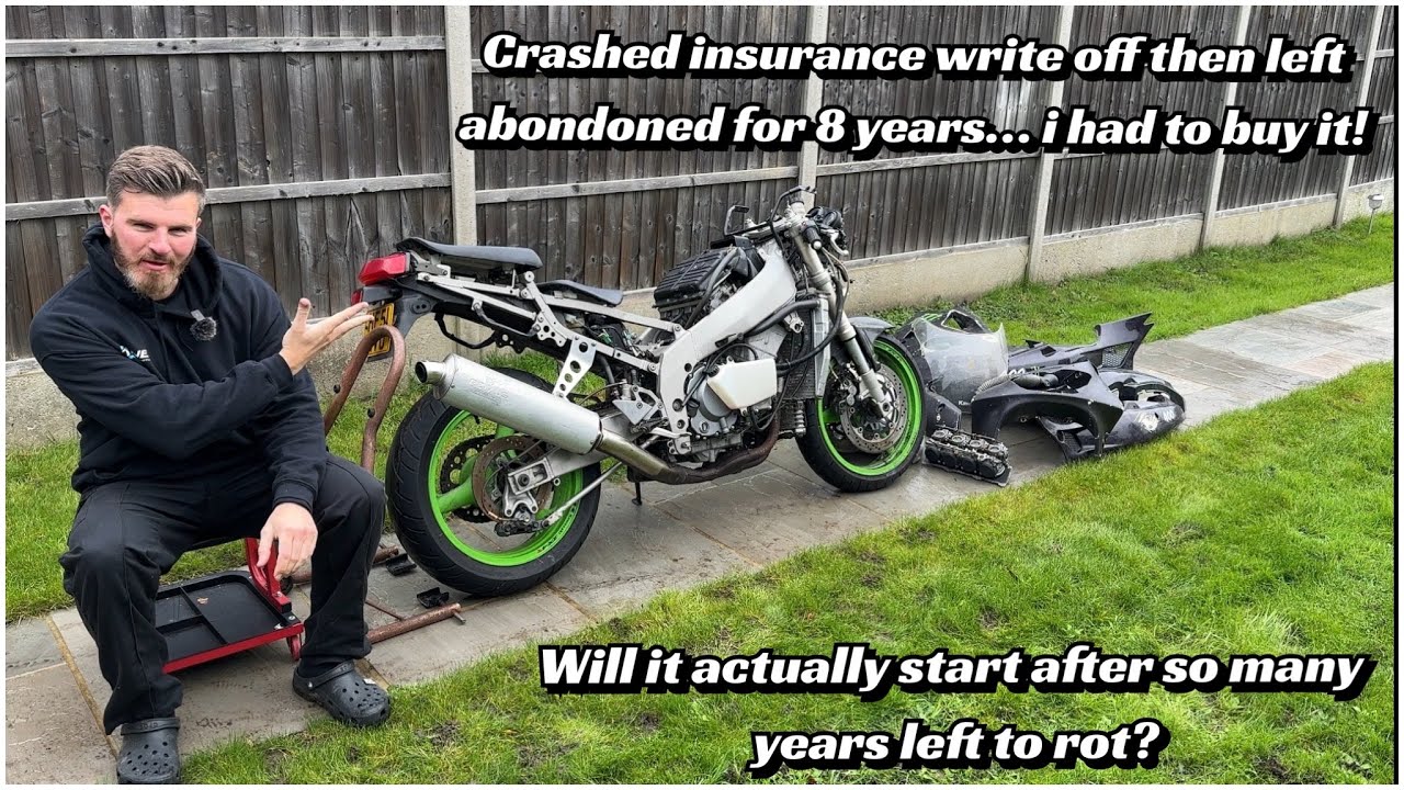 Barn find restoration Kawasaki ZXR 400 Crashed Insurance Write Off left abandoned for 8 years