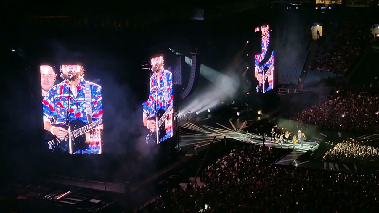 Luke Combs - Remember Him That Way (Live at Accor Stadium, Sydney, 01/02/2025)