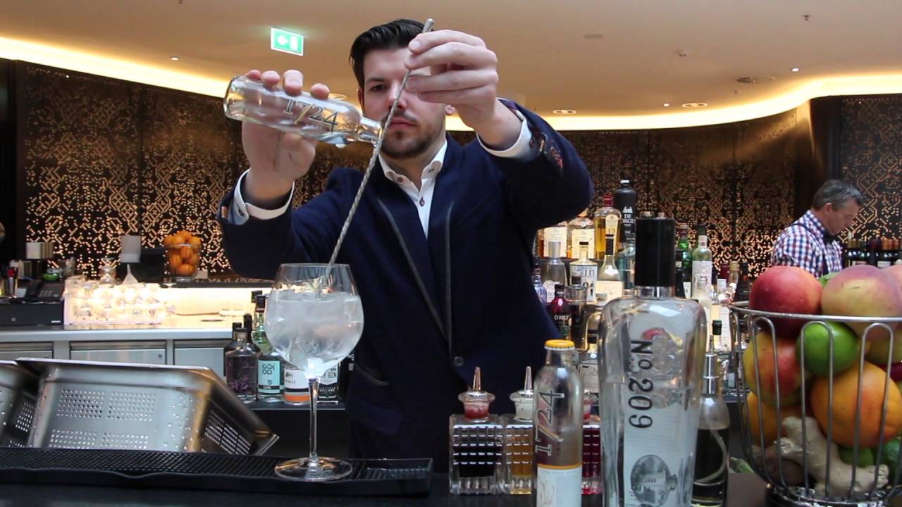 Bloom No. 209 Gin Tonic Cocktail at Axis Lobby & Cocktail Bar