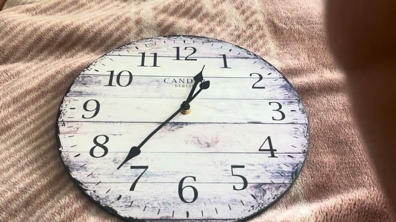 Kinder Lehren Kinder: Wie liest man die Uhr?