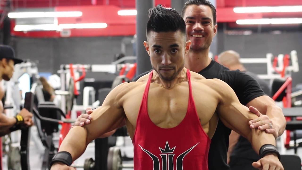 COMMENT AVOIR DES EPAULES MEGA LARGES ET ENORMES ? MUSCULATION AVEC LES FITFRENCHIES !
