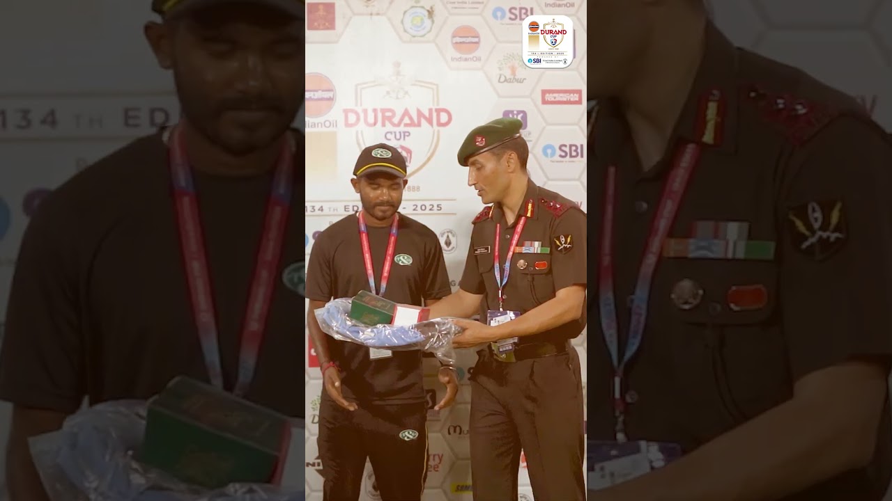 The real heroes off the field. 🙏Army officials honouring the groundsmen of VYBK for their service.