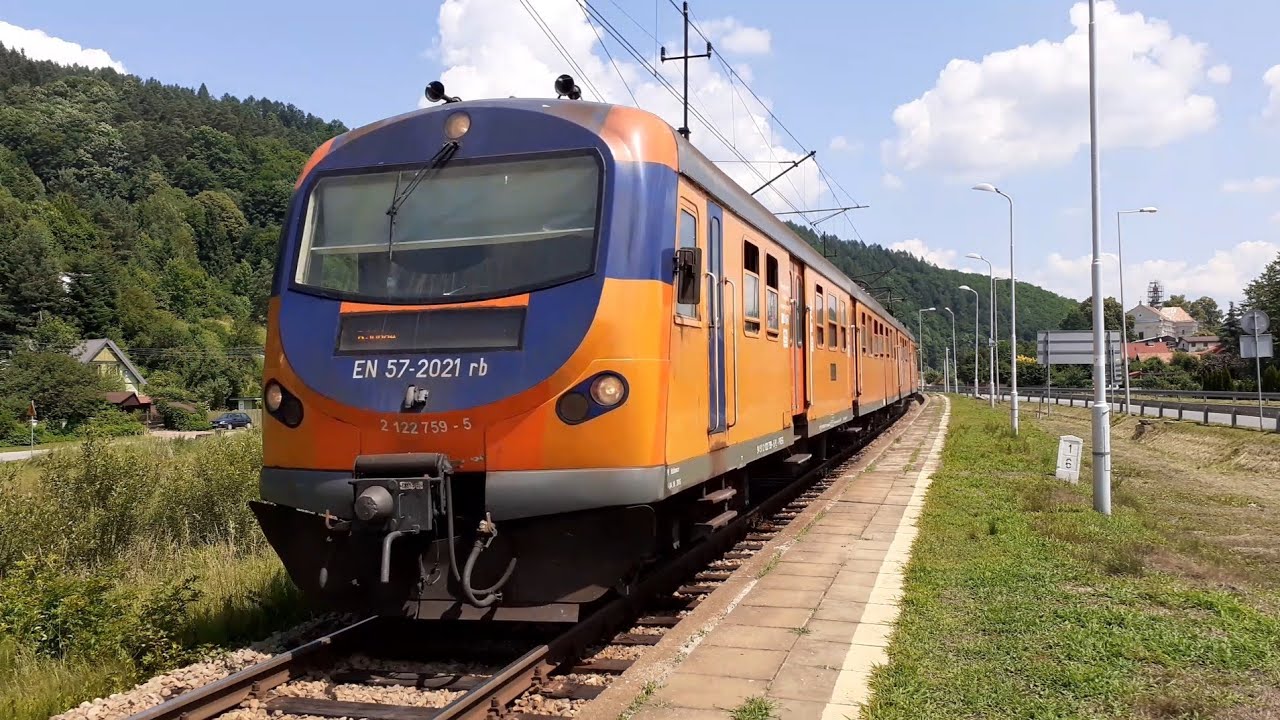 Pociągi na przystanku osobowym Muszyna Zdrój - lipiec 2021