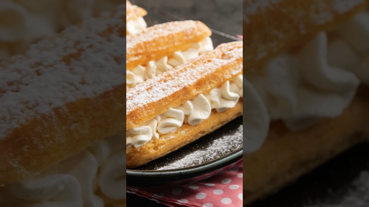 Eclere cu crema de vanilie si frisca 😋😋😋