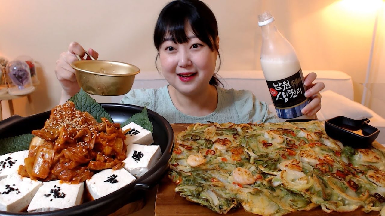남원생막걸리와 두부김치 돼지두루치기 향긋한 미나리새우전 요리먹방 l Makgeolli Tofu Kimchi Stir-fried spicy pork Mukbang Koreanfood