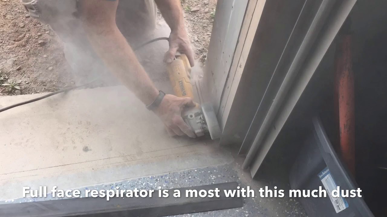 Garage door threshold seal