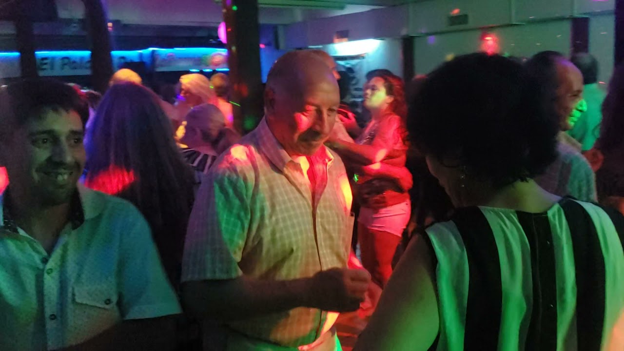 Noche de show en El palacio de la buena onda Necochea!!!