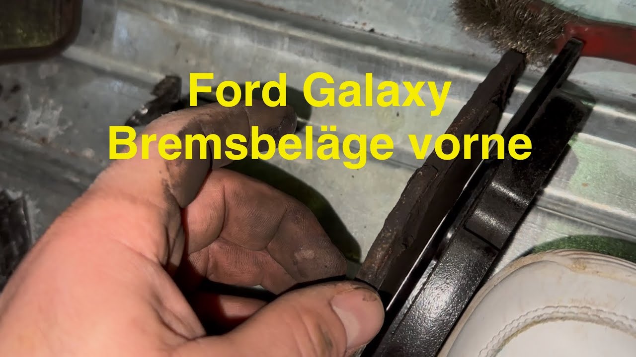 Ford Galaxy WA6 Bremsbeläge vorne wechseln.