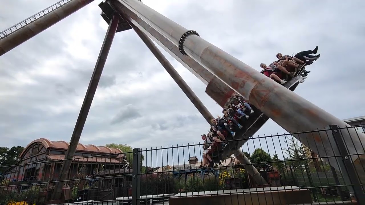 my daughter  was mad enough to go on Cyclonator Paultons park thrill ride