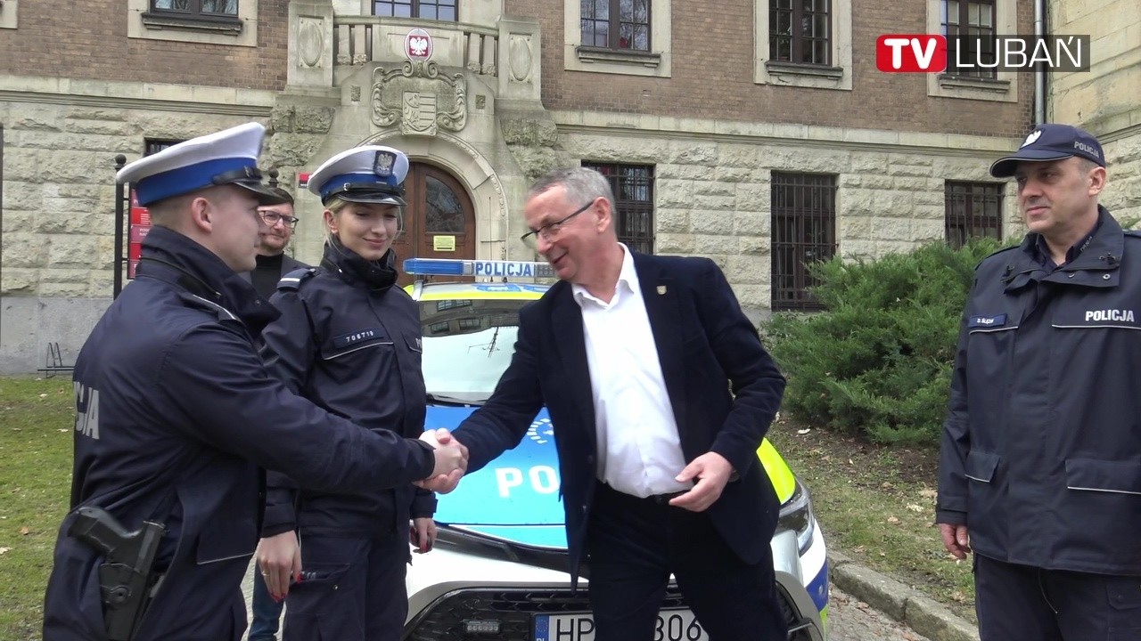 Policyjna Toyota od Powiatu Lubańskiego