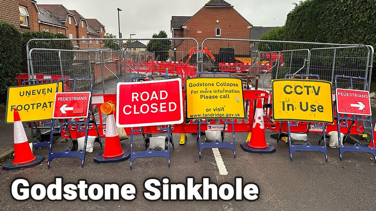Godstone&rsquo;s Sinkhole Still Disrupting the High Street &ndash; SlowTV Walk
