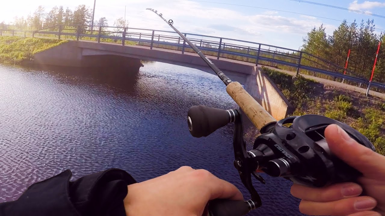 Fiskar GÄDDA i en KLAR & GRUND sjö/å! (Two Hunters)