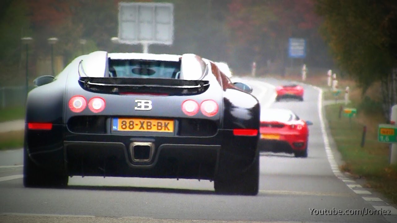 Bugatti Veyron Accelerating to 240km/h + Fast Flybys! - 1080p HD