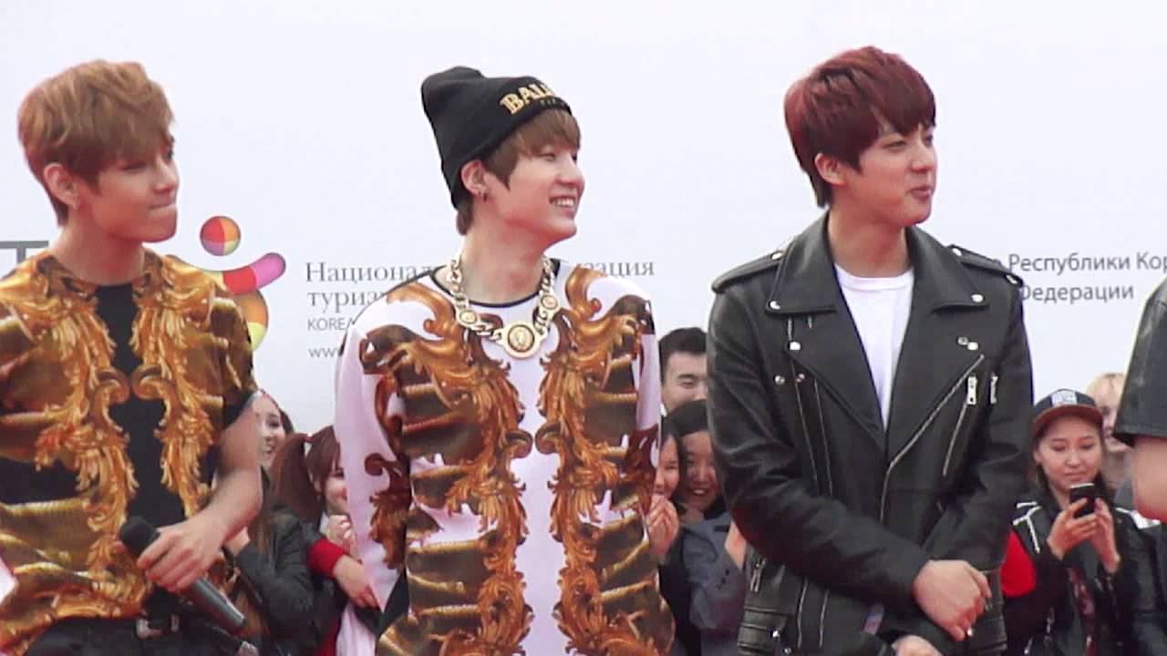 BTS награждение победителей World K-Pop Festival [140614 Festival «Bridge to Korea» Moscow]