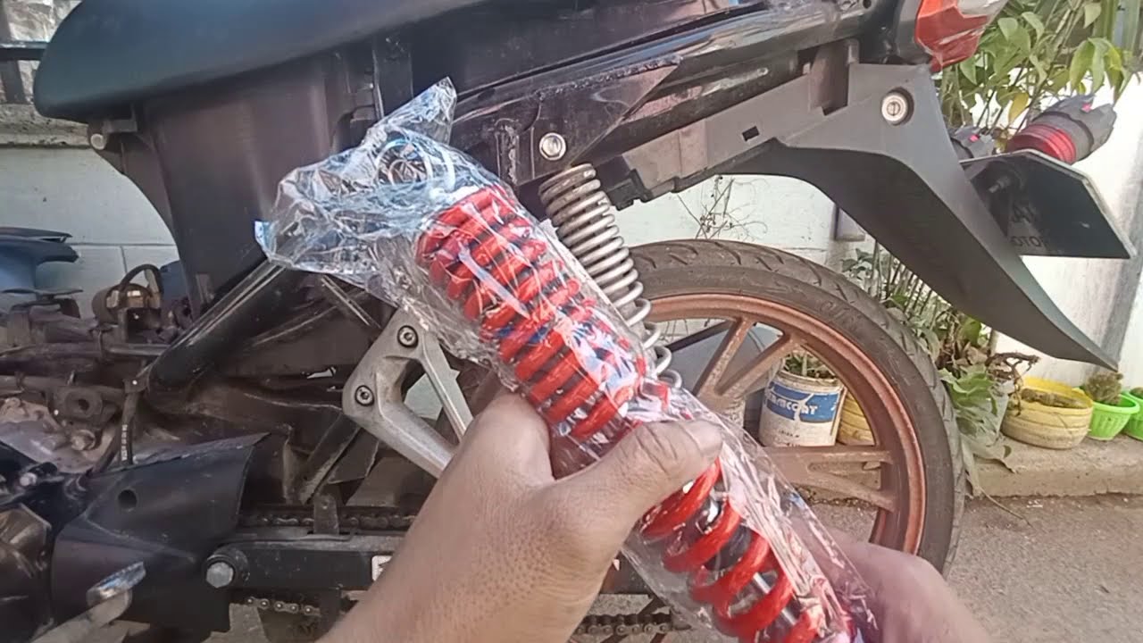 PAPAANO MAGPALIT NG REAR SHOCK NG HONDA WAVE 110 R KAHIT BEGINNER KA KAYANG KAYA MO.