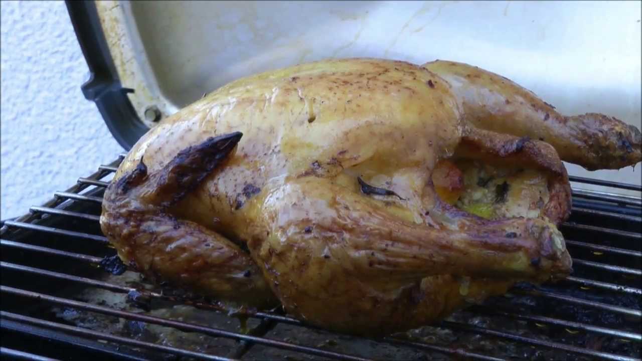 Ganzes Maishähnchen vom Weber Q240 Elektrogrill