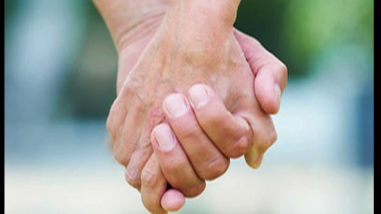 తప్పు నీది నాది అని చూడకుండా సర్దుకుపోదాం