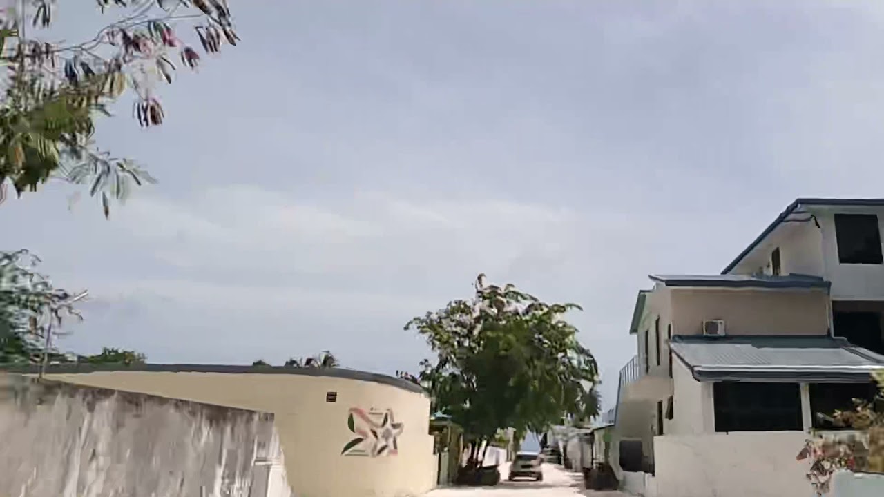 One week of surf in Thulusdhoo, Maldives