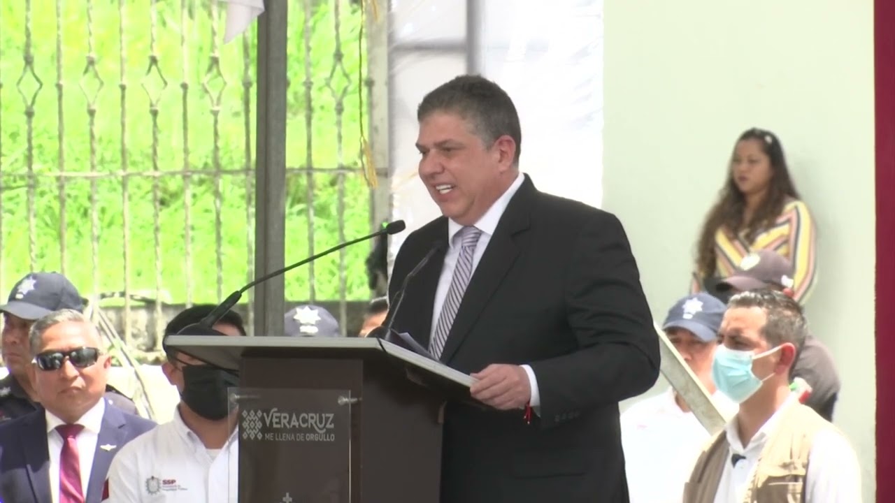 Graduación de la generación 32 de policías preventivos en el CEIS de Xalapa