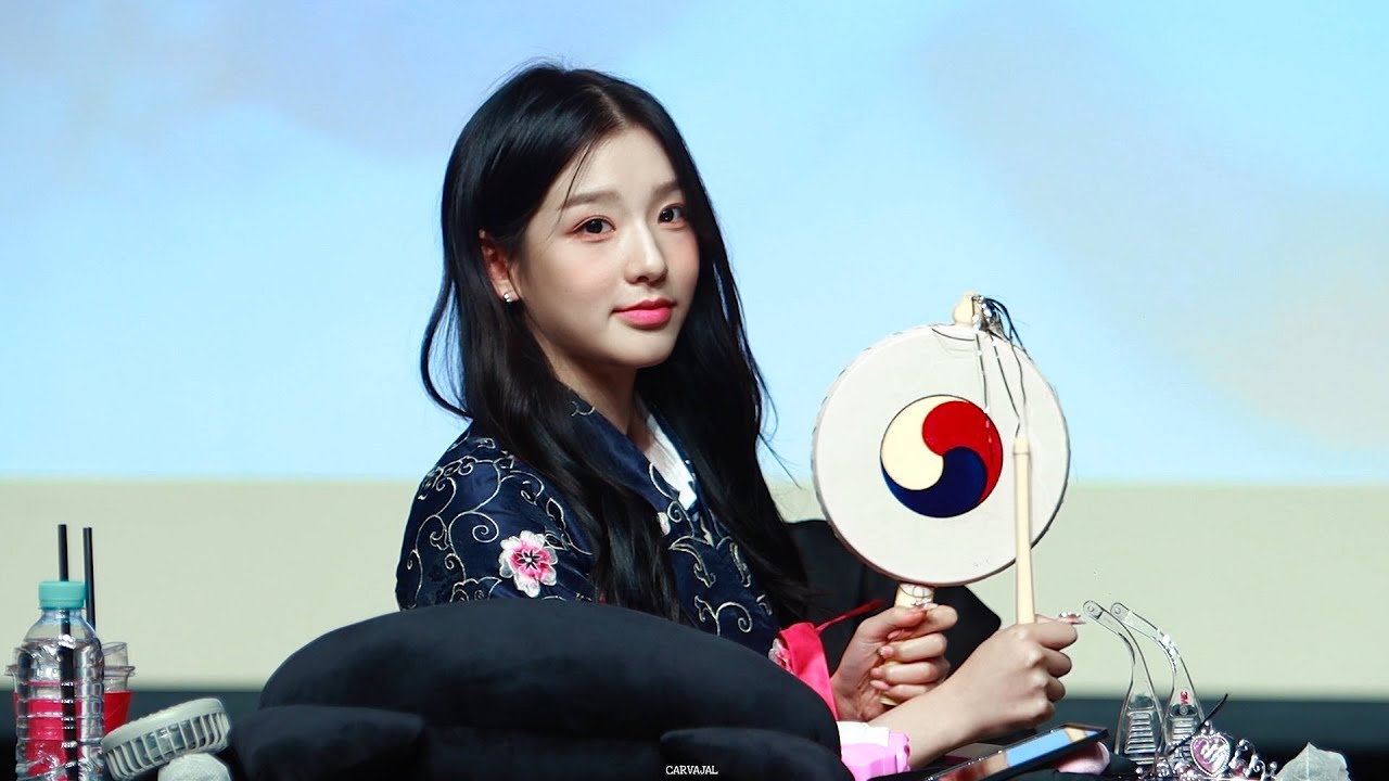 사인 끝나고 한복 수담이.. Secret Number Soodam