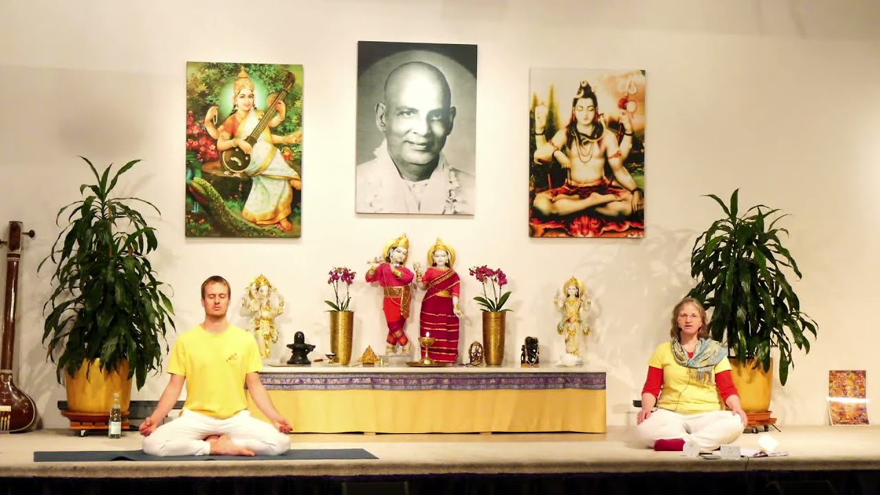 YOGA-Mittelstufe Selbstakzeptanz mit Darshini - Yoga Vidya Ashram Live - 16:30 Uhr 27.11.2021