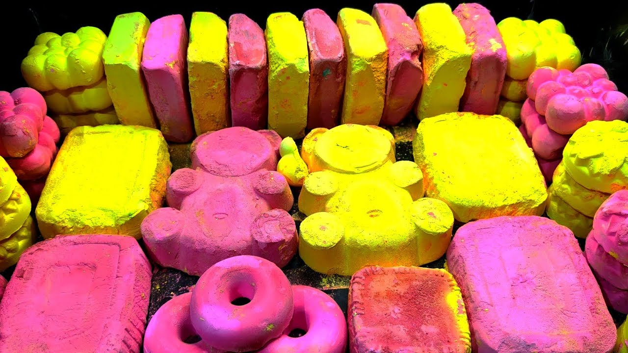 Super soft and dusty gym chalk،oddly satisfying #asmr #relax #satisfying 