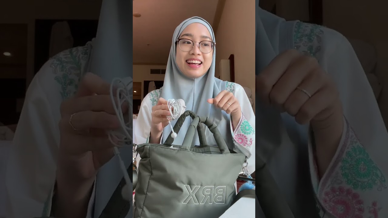 what&rsquo;s in my umrah bag 🥰