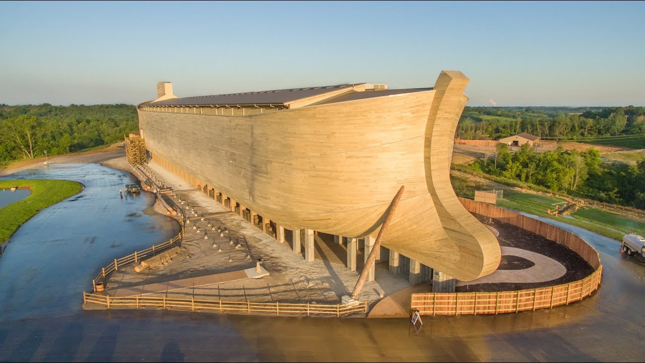 Visitando a réplica da Arca de Noé, em Kentucky. (Ark Encounter)